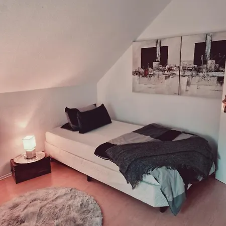 Rosindell Brunnenhaus Appartement Halle  Buitenkant foto